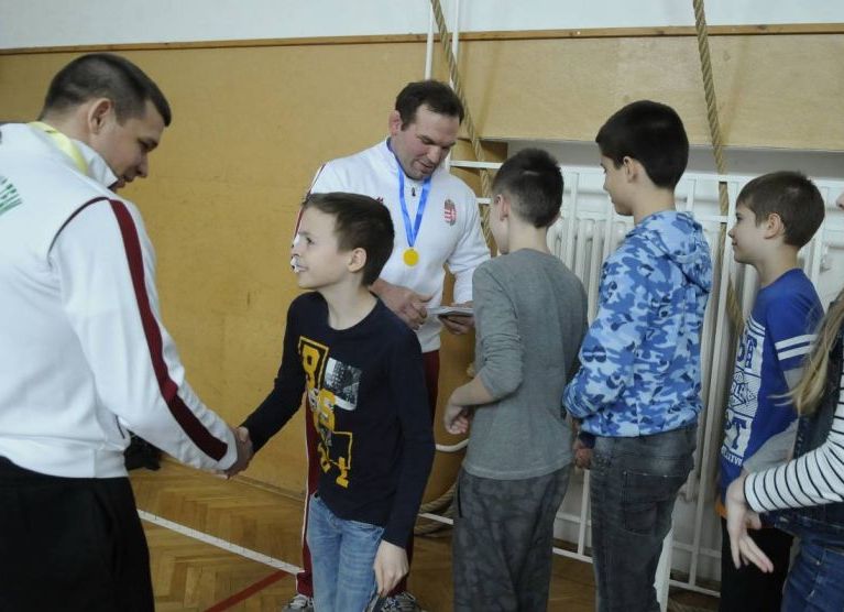 Világbajnokaink új szerepben