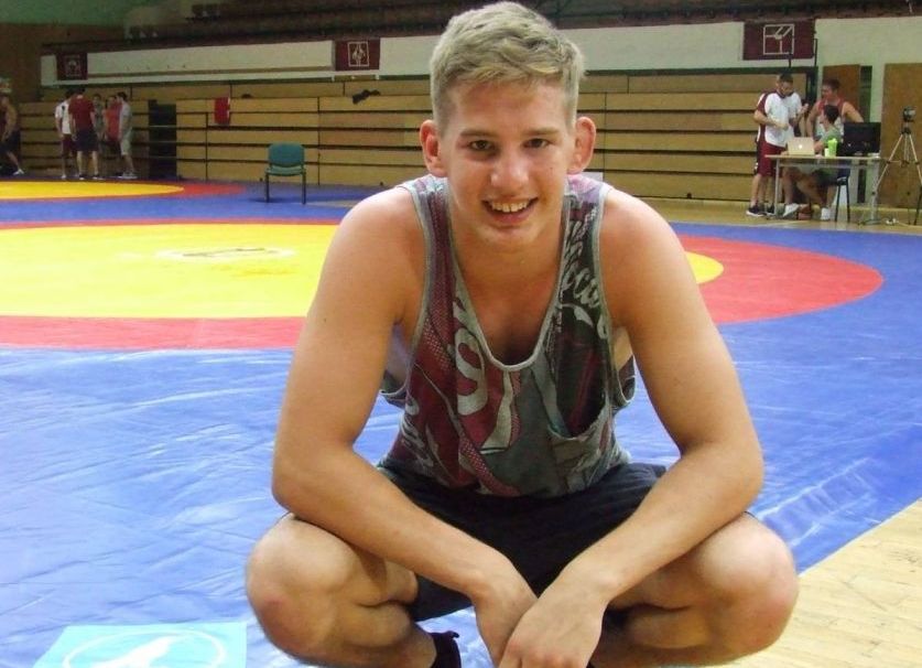 Pisti győzelemmel kezdett