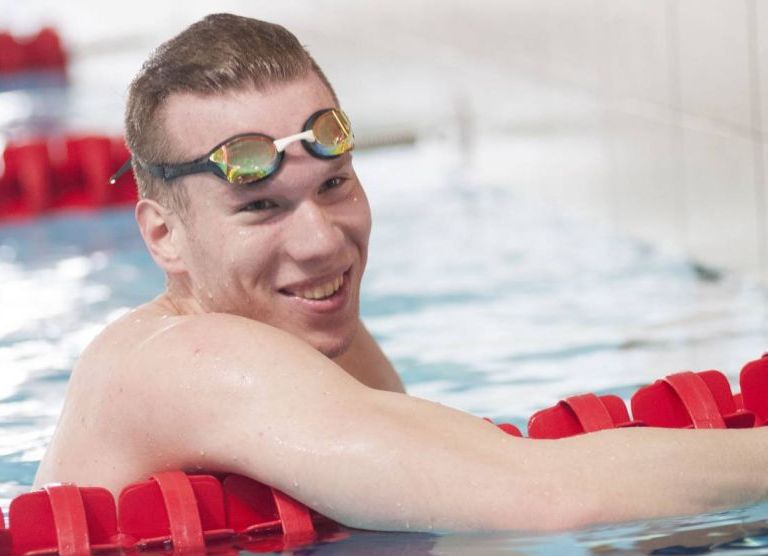 Faltól falig is jól ment