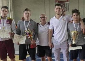 Szovjet birkózókra hangolva