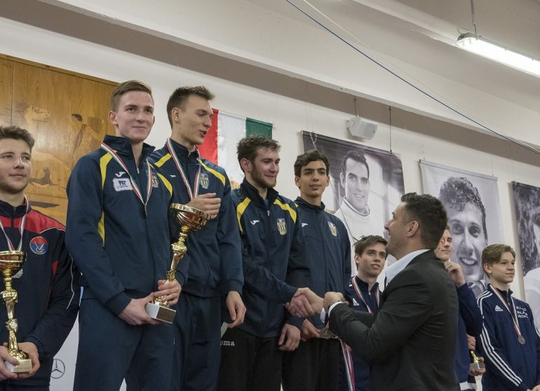 Bajnokok és érmesek