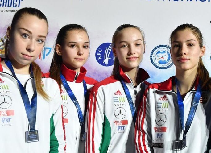 Európa-bajnoki ezüstérmesek a vívó lányok