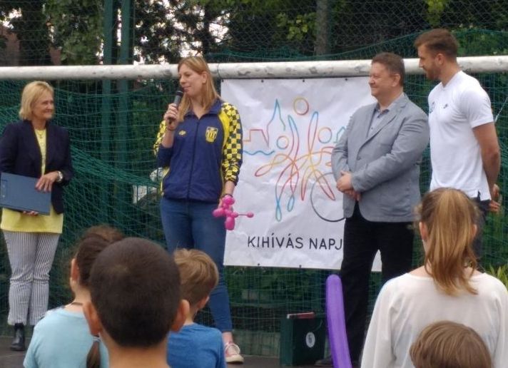 Takács Orsi is bemelegített