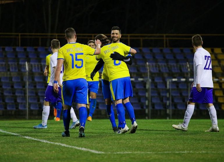 Győzelem a zárt kapus rangadón