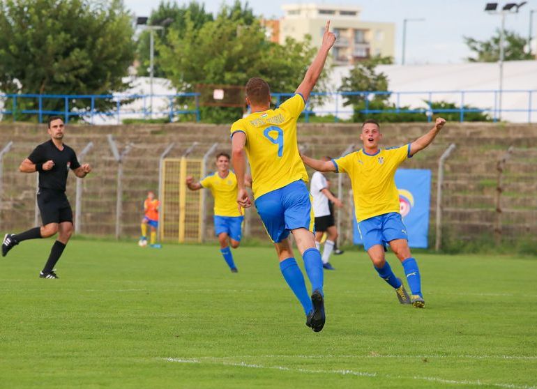 Gólgazdag döntetlen Murai mesterhármasával