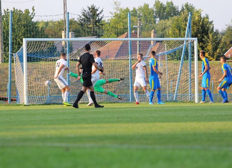 Parázs meccsen veszett oda a veretlenség