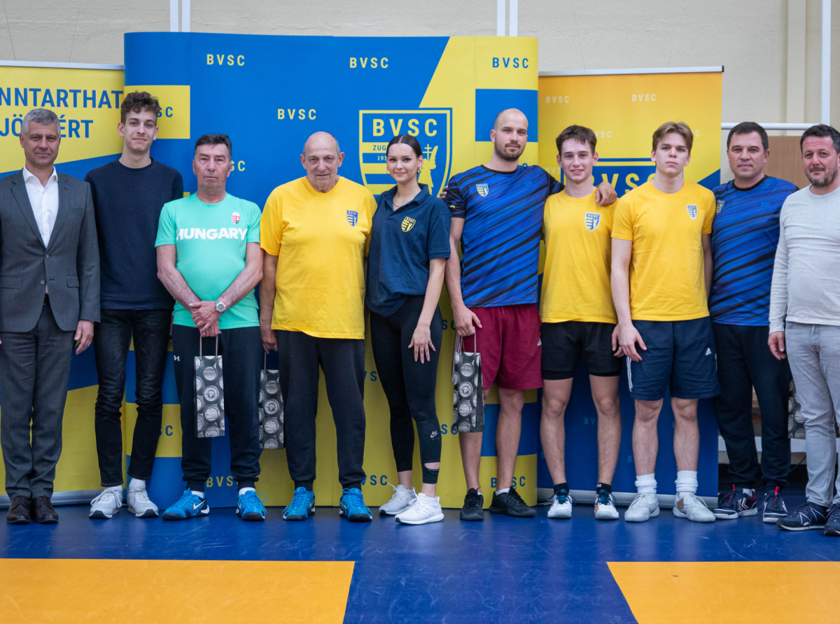 Az elmúlt időszak legjobbjait díjazták a vívók