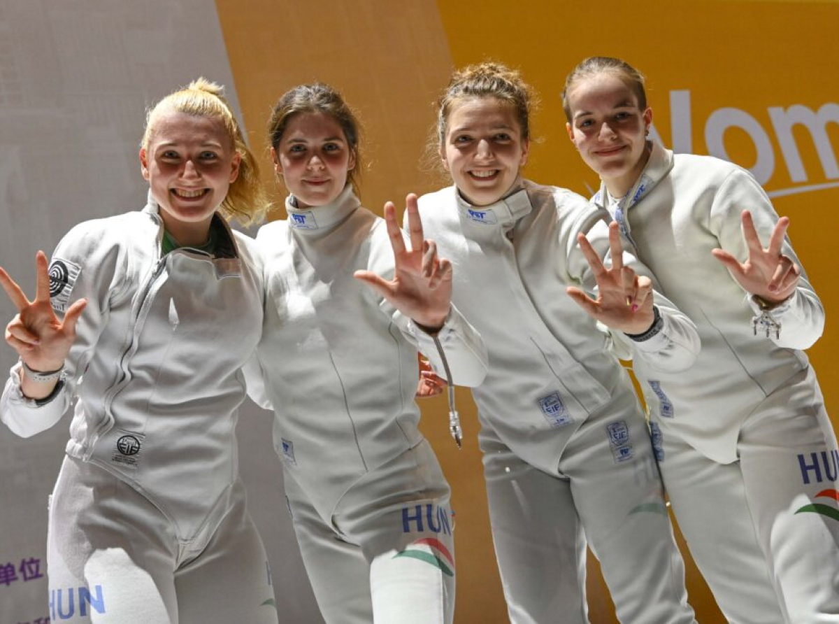 Bravúros párbajtőrbronz Kínából