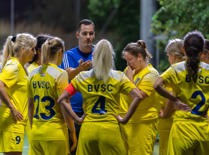 Hajrá sárgák, gyerünk kékek!