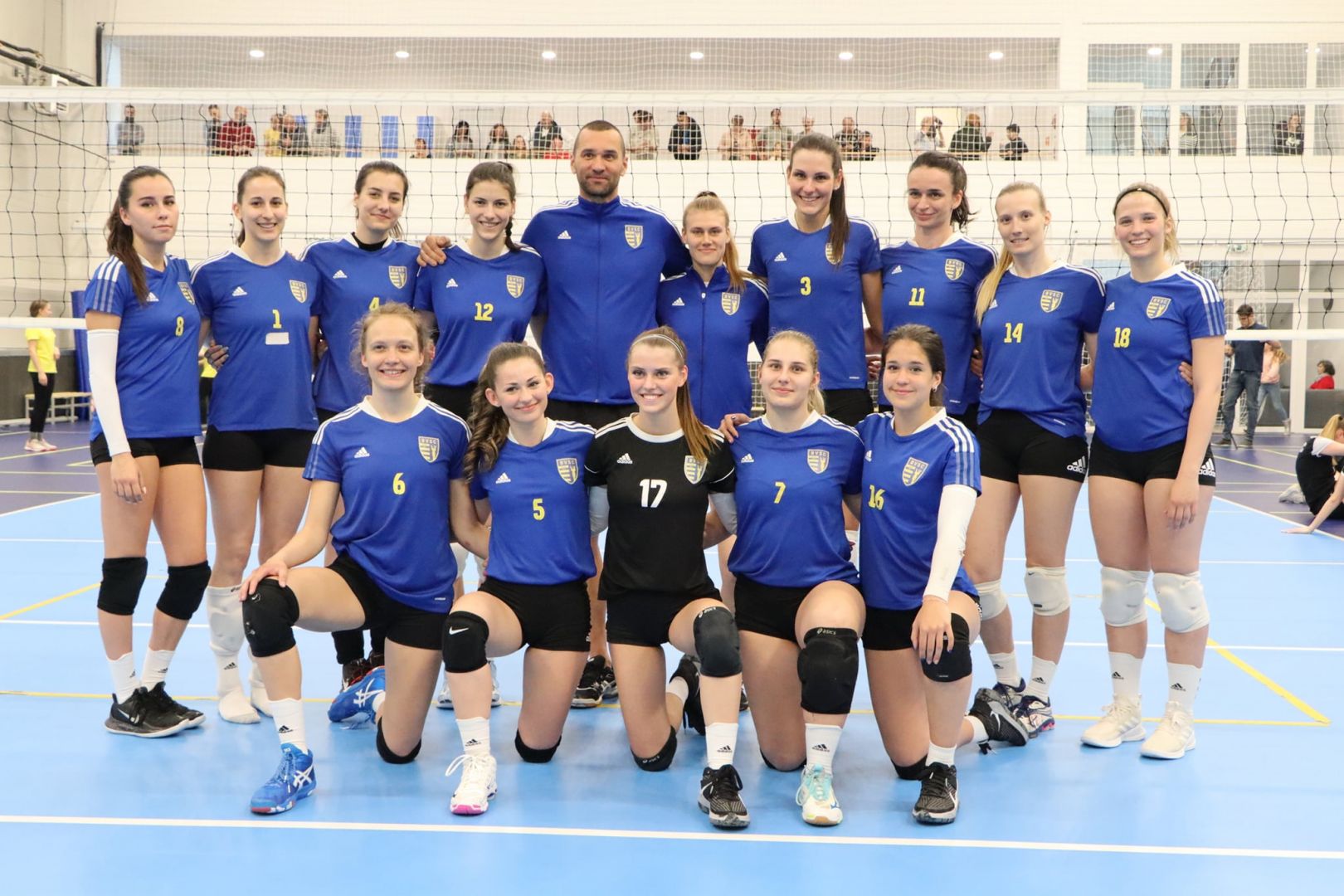 Dráma hat felvonásban